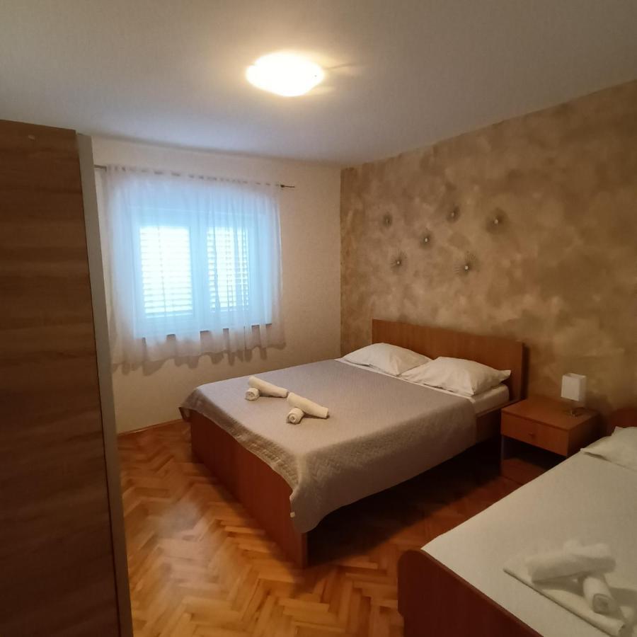 Apartments Monika Омиш Экстерьер фото